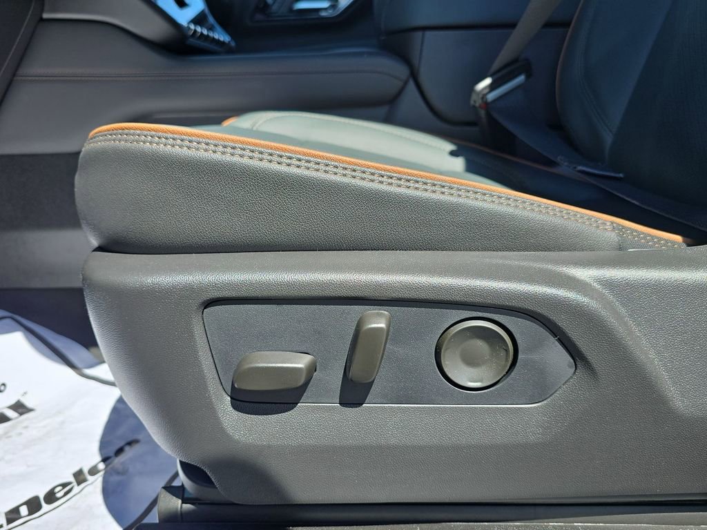 New 2026 GMC Yukon XL AT4 w/ AT4 Premium Plus Package image 32