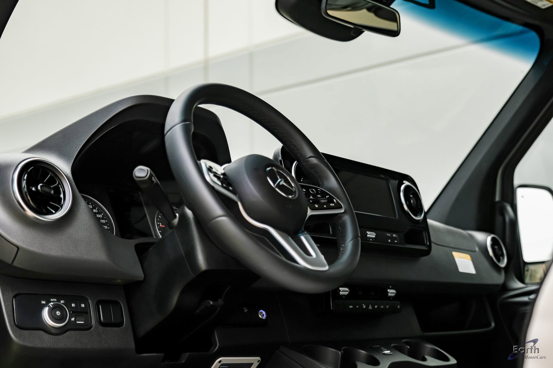 Used 2023 Mercedes-Benz Sprinter 3500 image 43