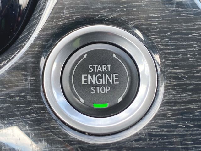 Used 2022 Cadillac XT6 Premium Luxury w/ Technology Package FWD image 17