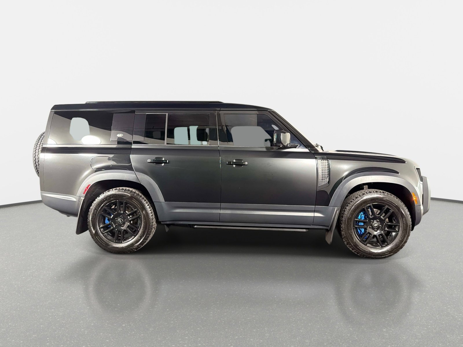 Used 2023 Land Rover Defender 130 SE AWD/4WD image 2