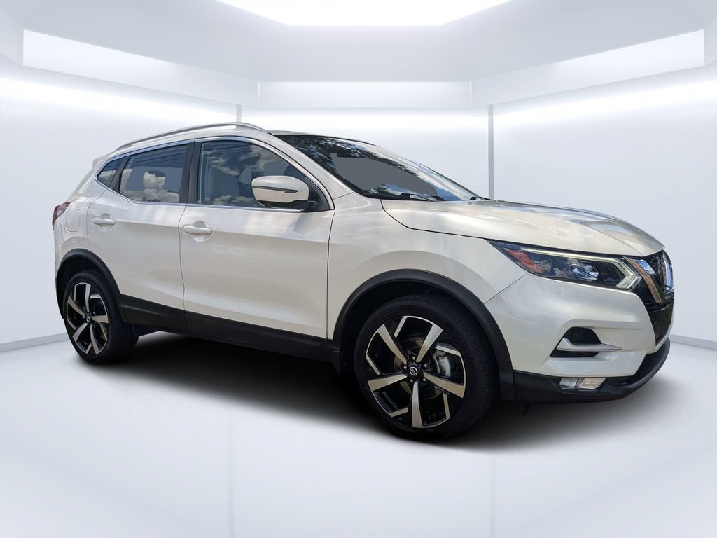 Used 2022 Nissan Rogue Sport SL w/ Premium Package FWD image 1
