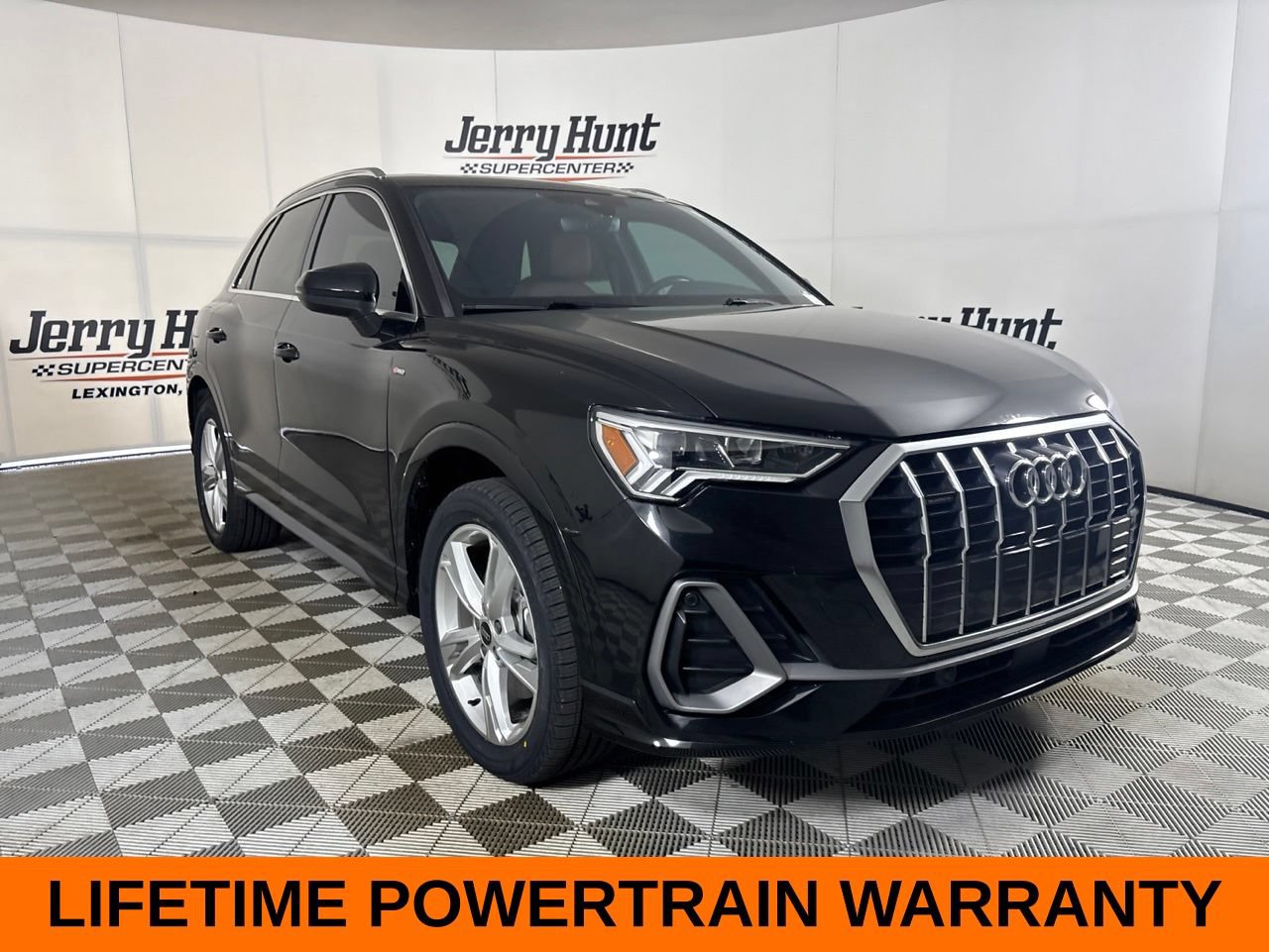 Used 2023 Audi Q3 2.0T Premium w/ Convenience Package AWD/4WD image 4