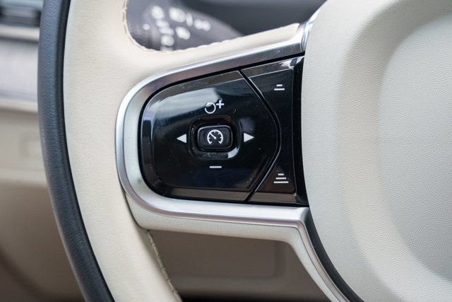 Used 2025 Volvo XC90 T8 Plus w/ Protection Package Premier AWD/4WD image 17