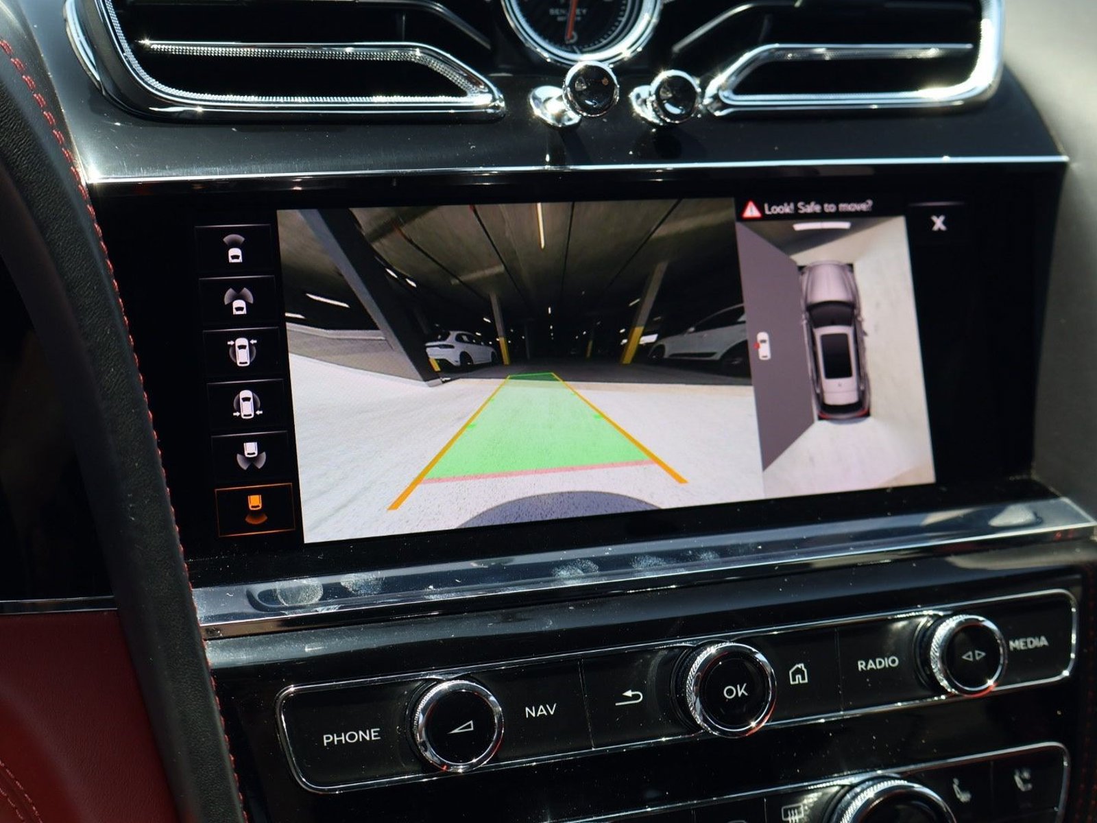 Certified 2022 Bentley Bentayga AWD/4WD image 14