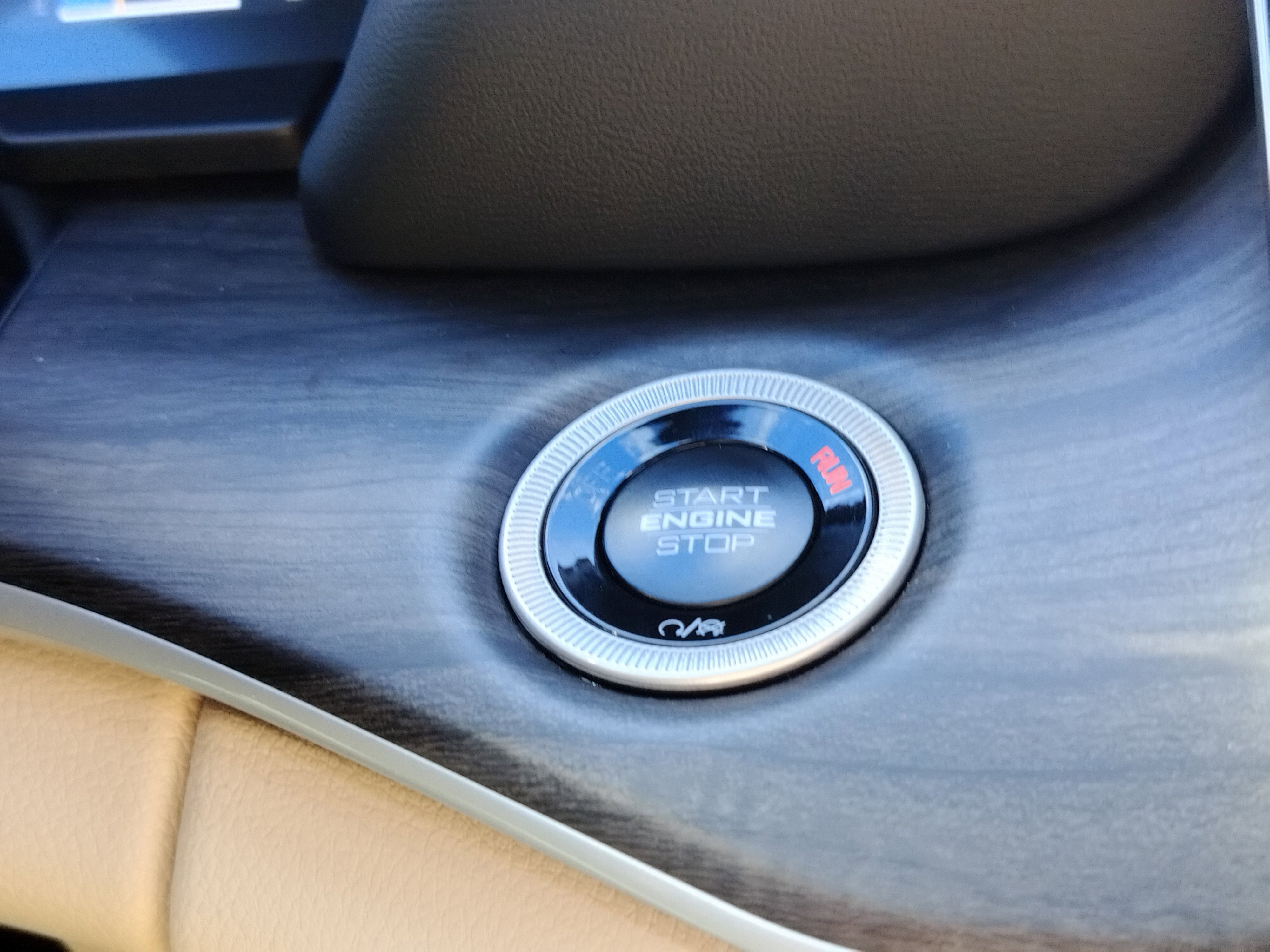 Used 2025 Jeep Grand Cherokee L Limited w/ Luxury Tech Group II image 30