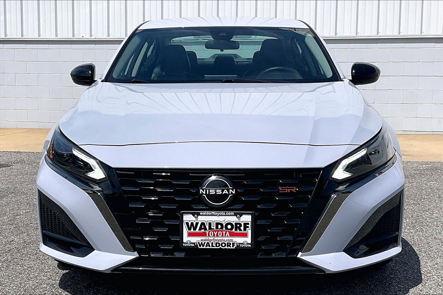Used 2023 Nissan Altima 2.5 SR FWD image 3