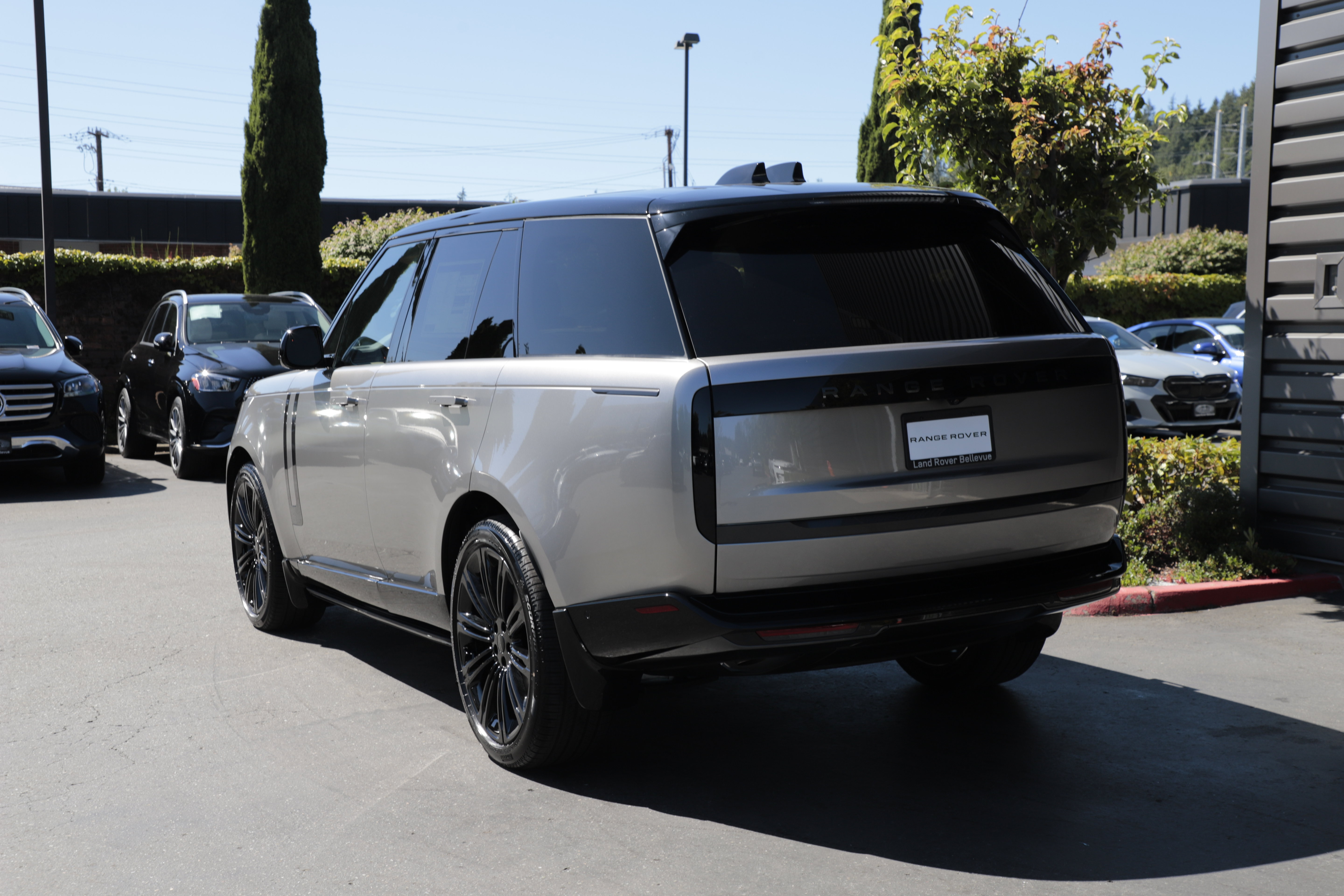 New 2026 Land Rover Range Rover SE AWD/4WD image 6