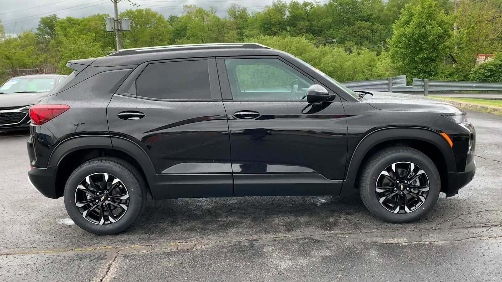 Certified 2023 Chevrolet TrailBlazer LT w/ Convenience Package AWD/4WD image 9