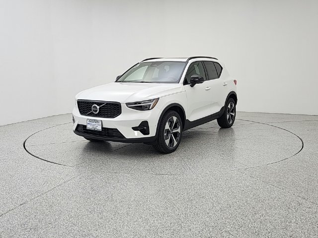 New 2026 Volvo XC40 B5 Plus w/ Protection Package Premier