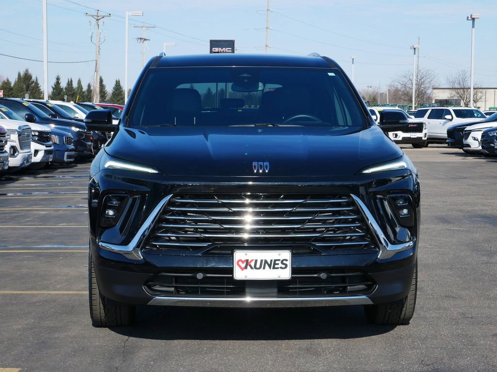 Used 2025 Buick Enclave Preferred image 2