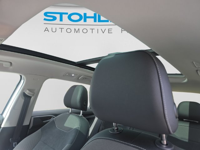 Certified 2026 Volkswagen Taos SE FWD image 12