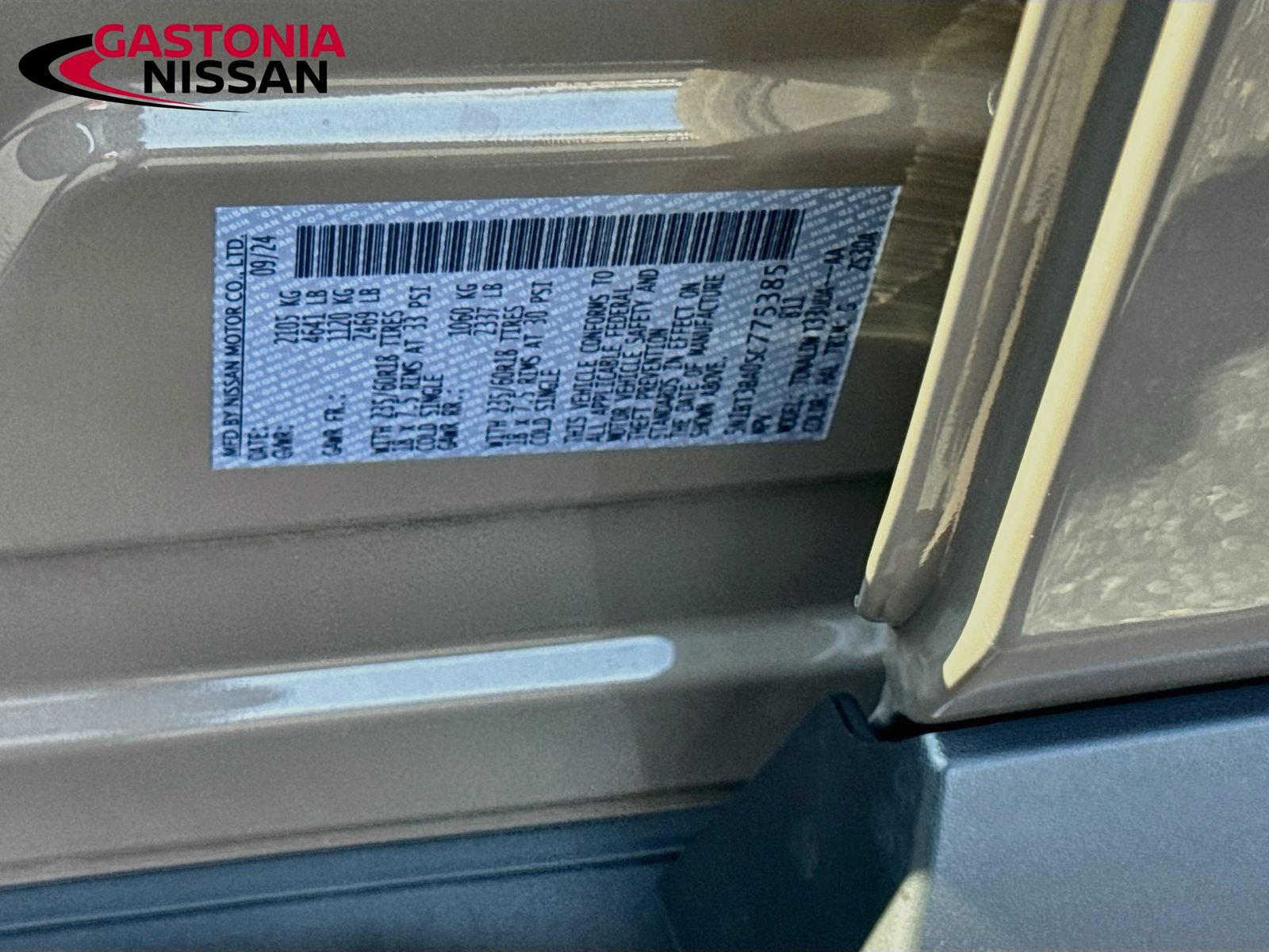 Used 2025 Nissan Rogue SV FWD image 37