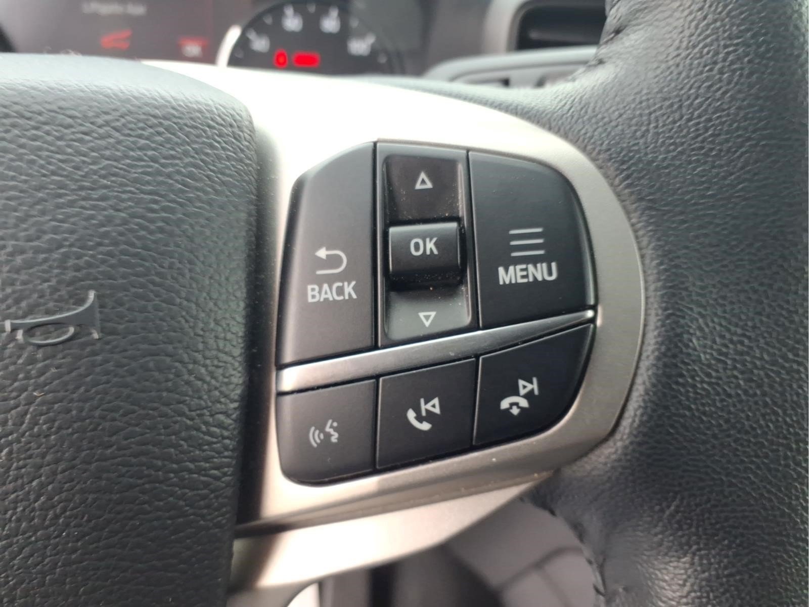 Used 2024 Ford Explorer XLT AWD/4WD image 20