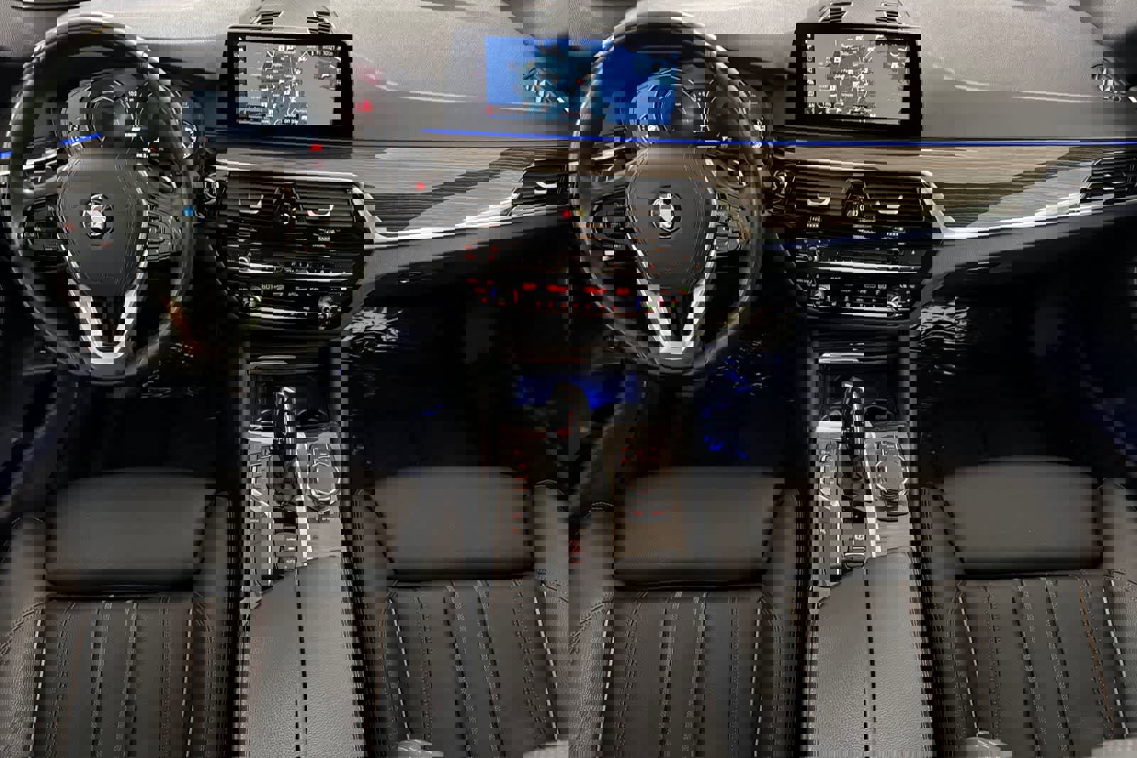 Used 2019 BMW 530e w/ Convenience Package image 3