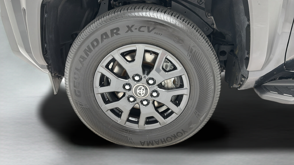 Used 2025 Toyota 4Runner SR5 AWD/4WD image 9