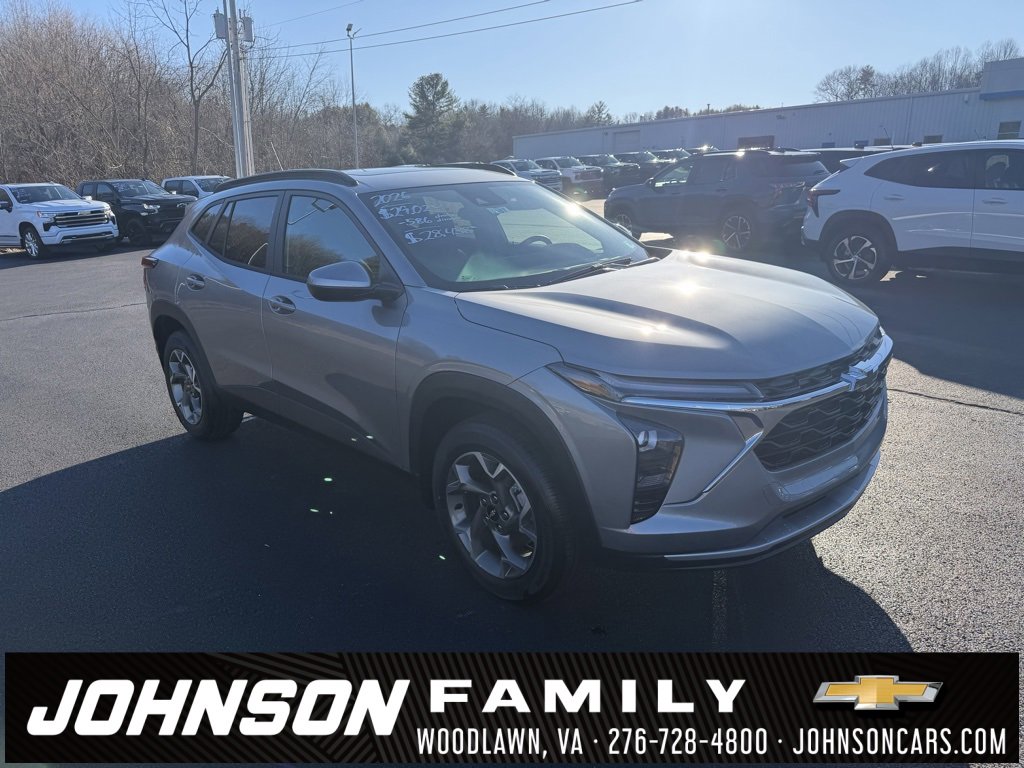 New 2026 Chevrolet Trax LT w/ Sunroof Package