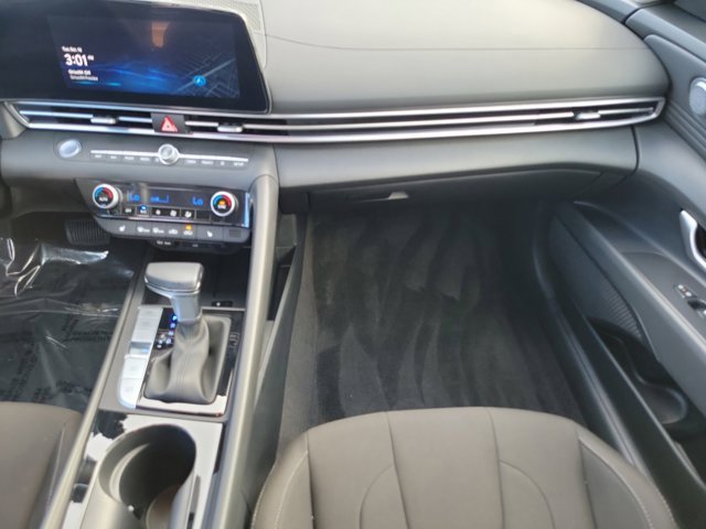 Certified 2025 Hyundai Elantra SEL image 14