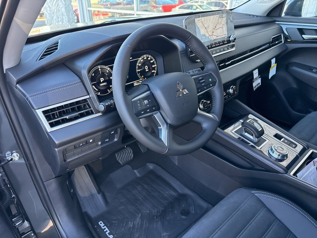 New 2025 Mitsubishi Outlander SE image 20