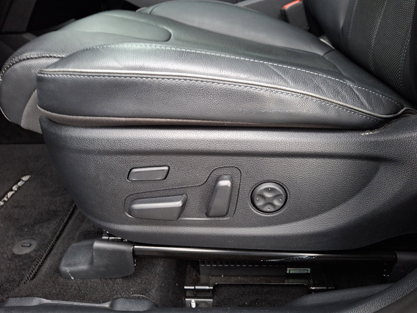 Certified 2022 Hyundai Santa Fe Limited AWD/4WD image 15