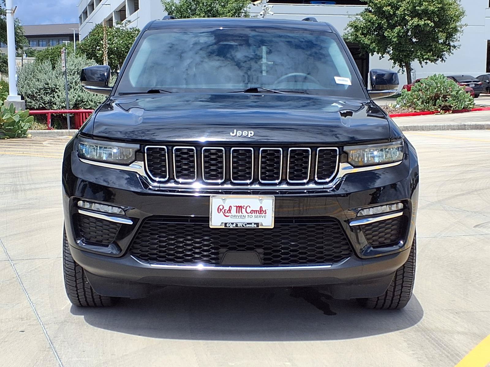 Used 2023 Jeep Grand Cherokee Limited AWD/4WD image 2