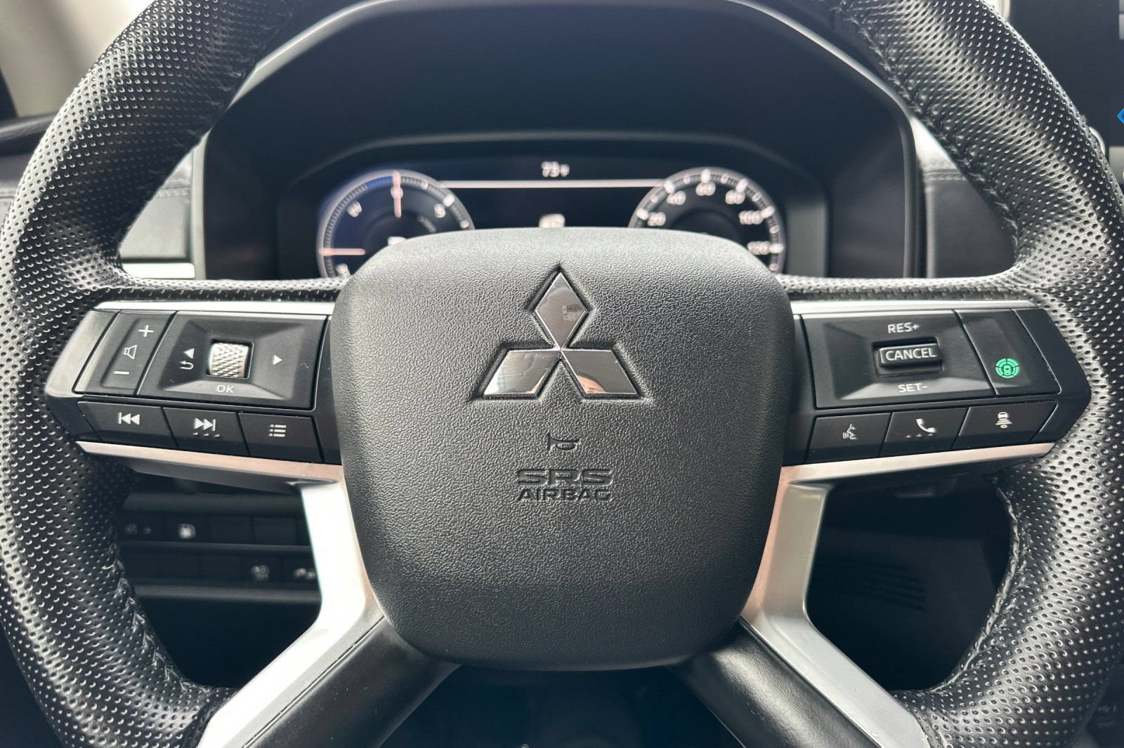 Used 2023 Mitsubishi Outlander Ralliart AWD/4WD image 32