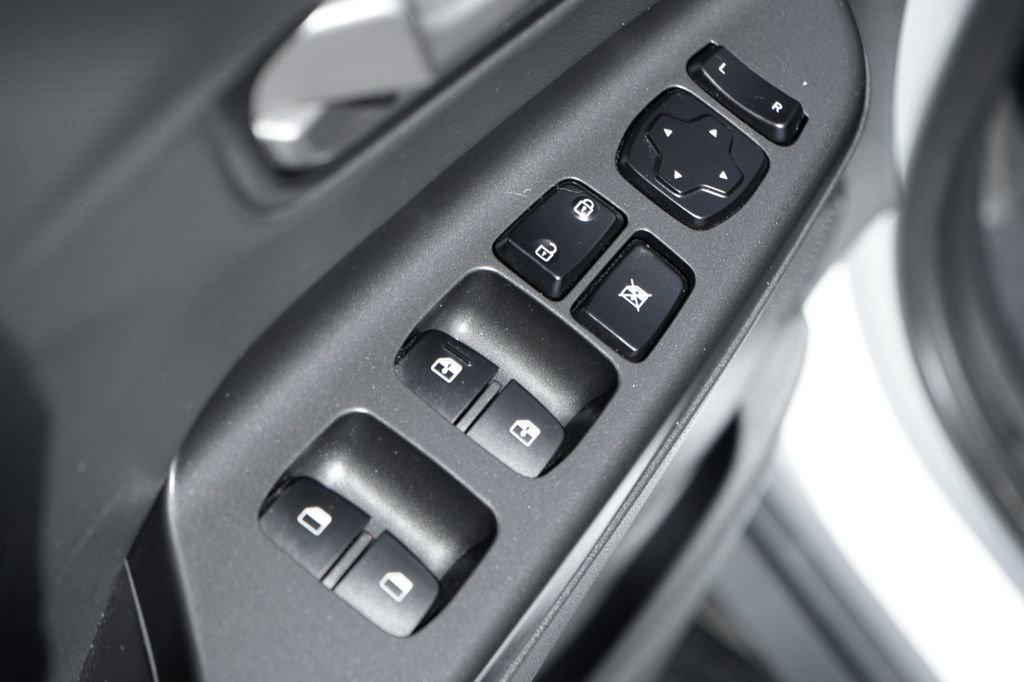 Used 2021 Hyundai Kona Limited FWD image 16