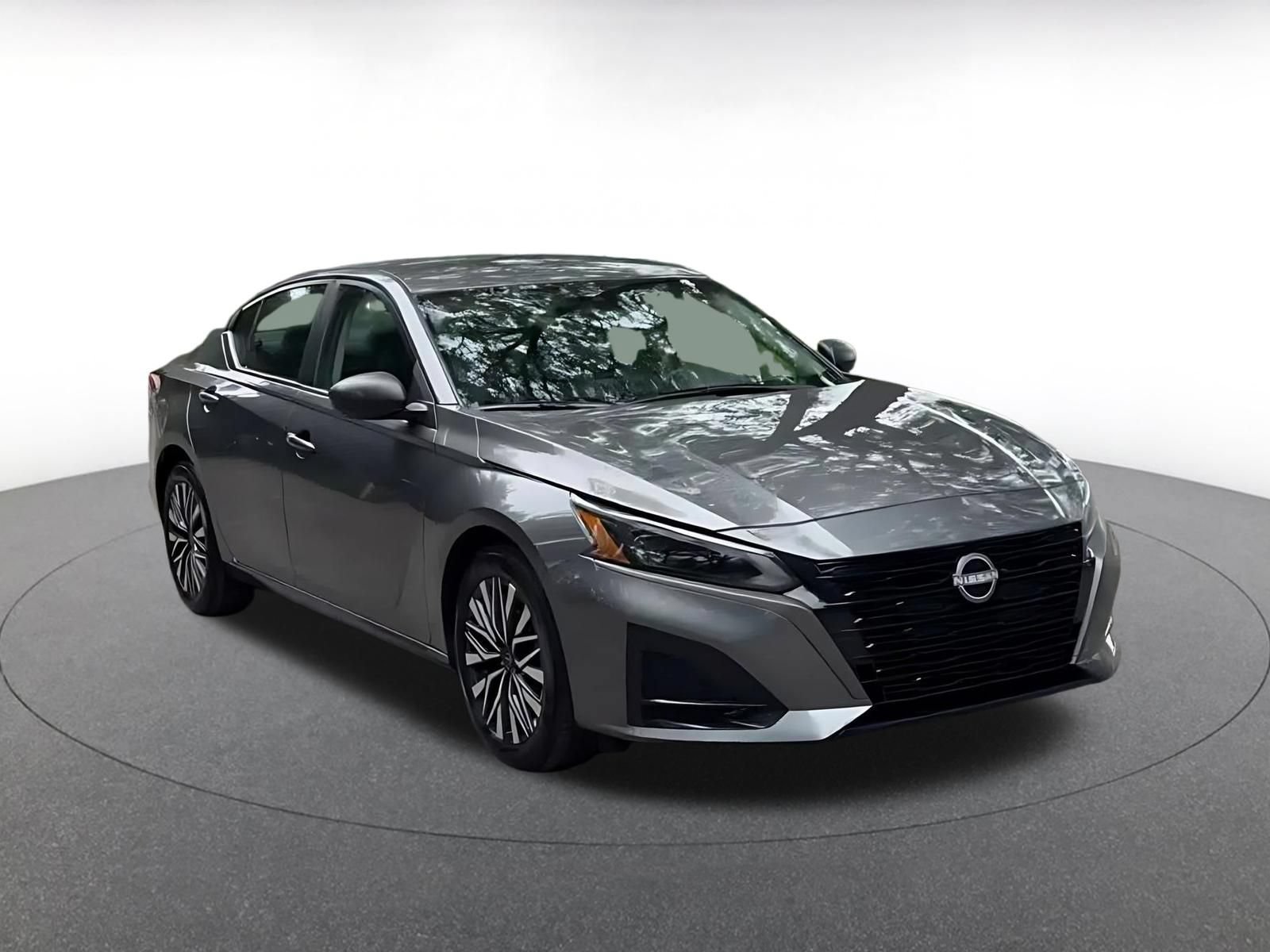 Used 2026 Nissan Altima 2.5 SV FWD image 3