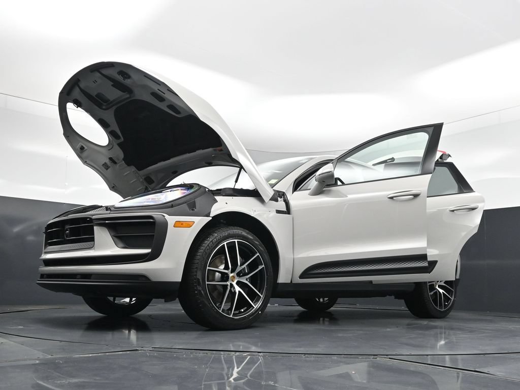 New 2026 Porsche Macan AWD/4WD image 34