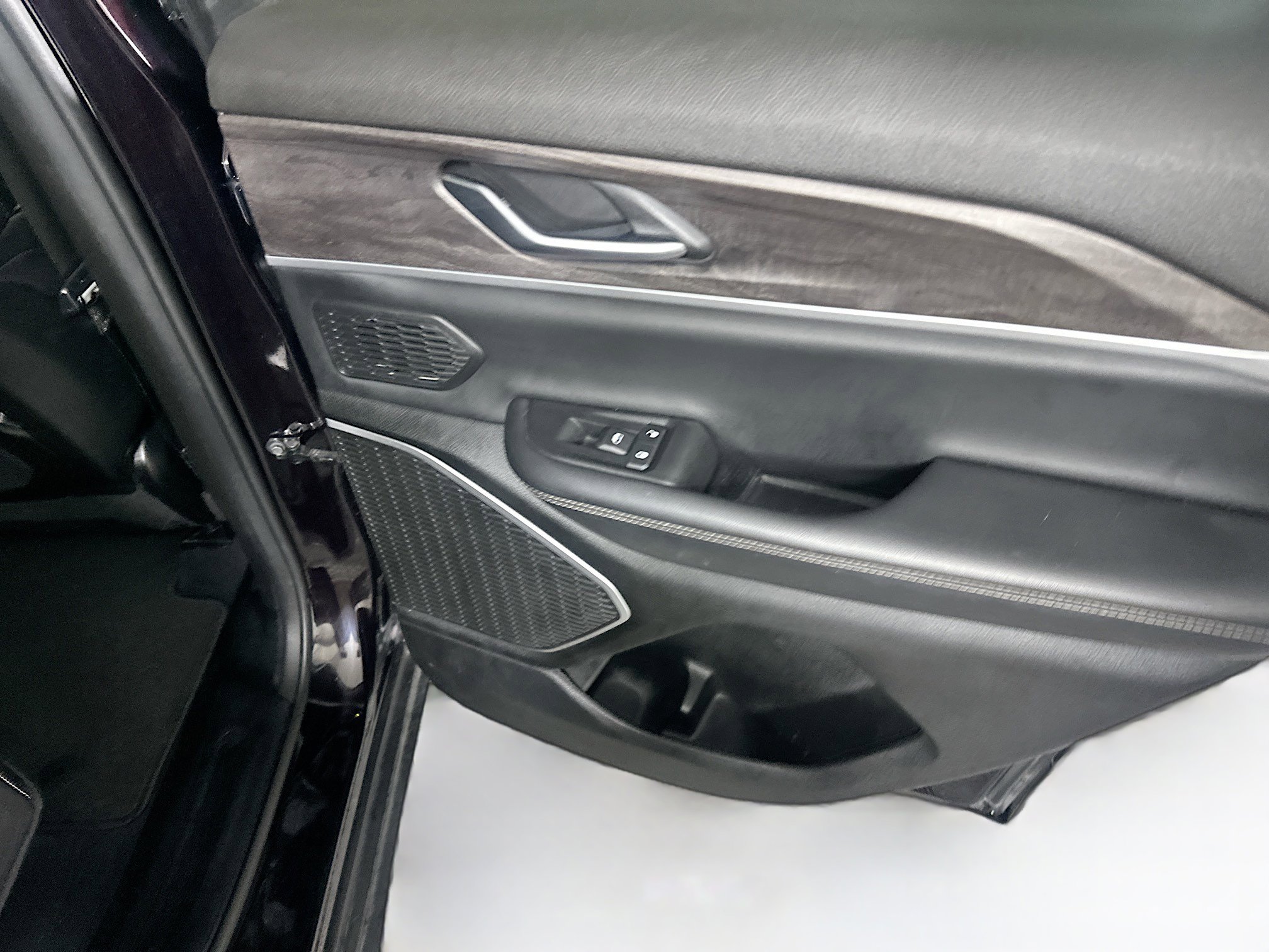 Used 2022 Jeep Grand Cherokee Limited 4xe image 29