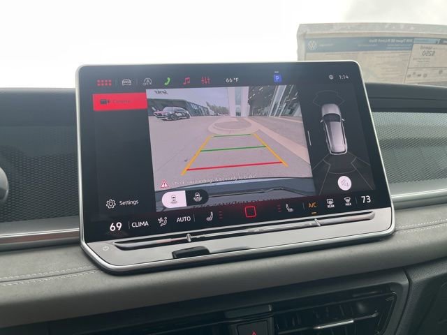 New 2026 Volkswagen Tiguan SE R-Line FWD image 14