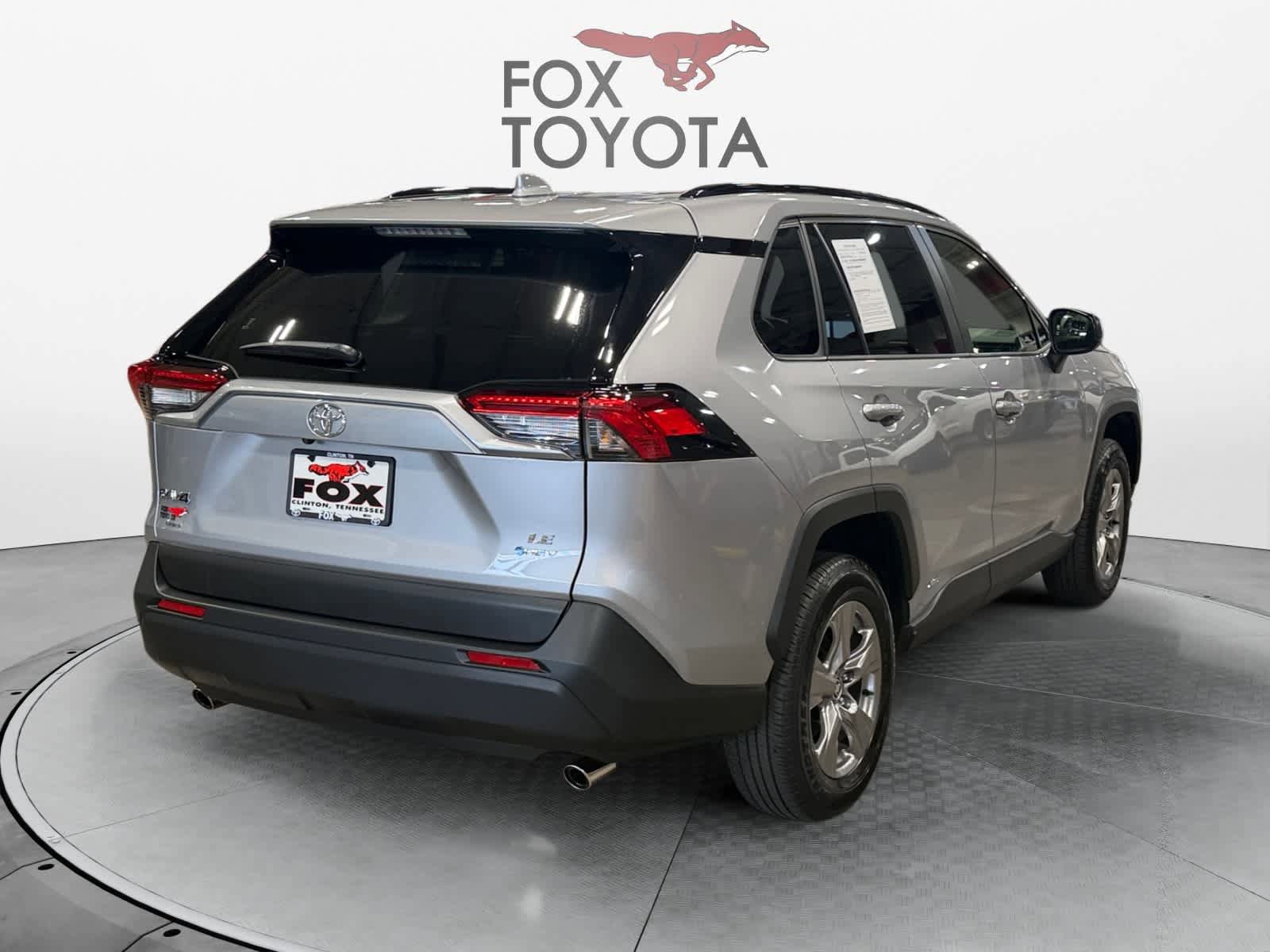 Used 2025 Toyota RAV4 LE AWD/4WD image 6