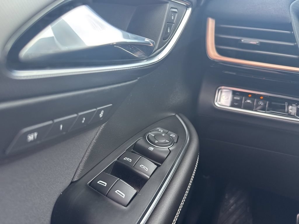 Used 2025 Buick Envision Sport Touring AWD/4WD image 27