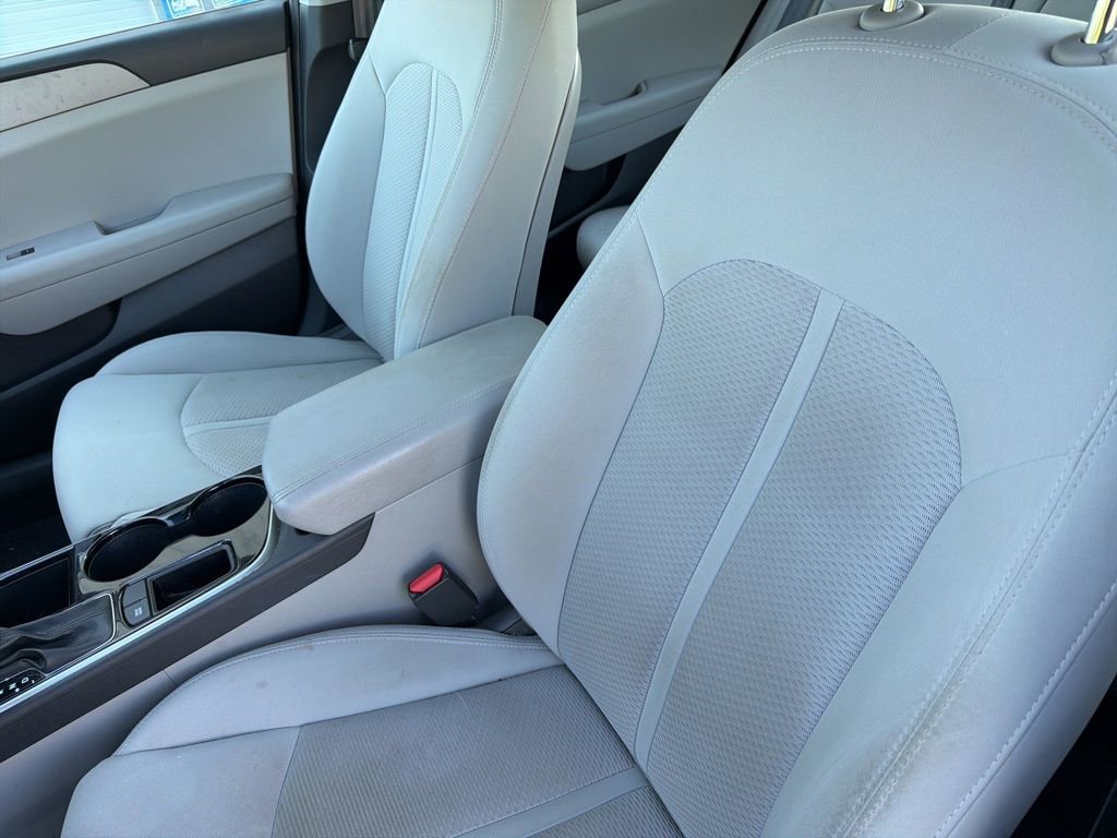 Used 2019 Hyundai Sonata SE w/ Cargo Package FWD image 8