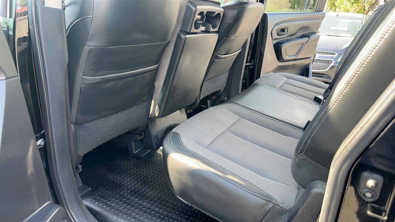 Used 2017 Nissan Titan S AWD/4WD image 31