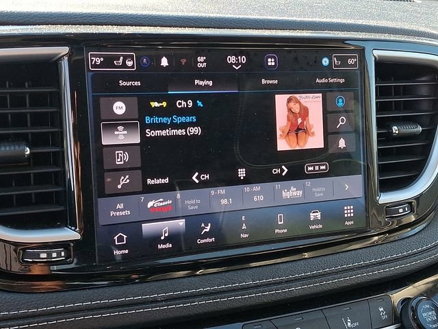 Used 2023 Chrysler Pacifica Limited FWD image 14