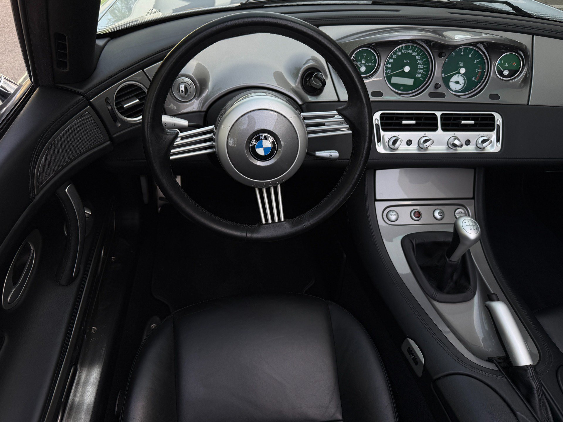 Used 2002 BMW Z8 RWD image 37