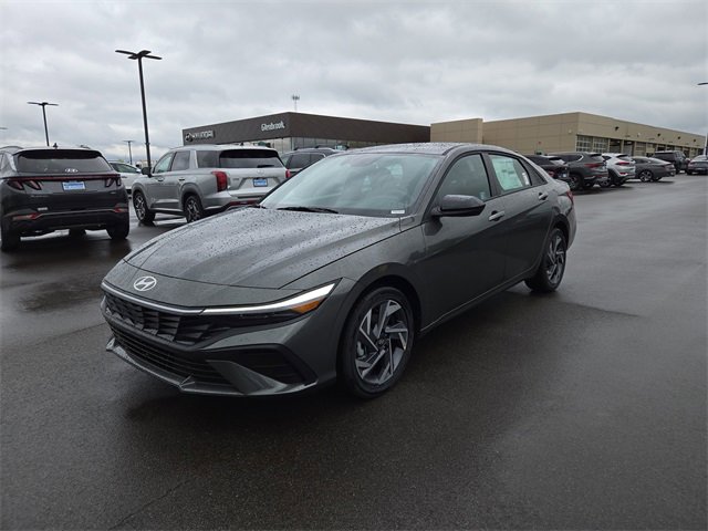 New 2025 Hyundai Elantra SEL image 2