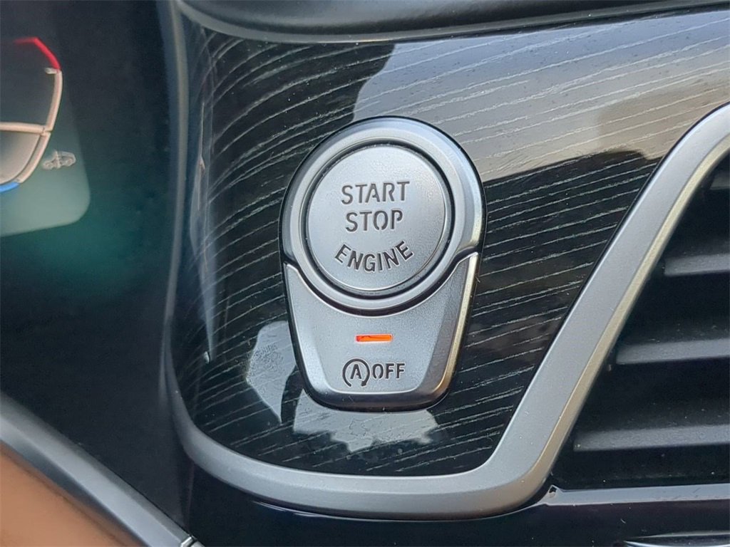 Used 2021 BMW 750i xDrive w/ Luxury Rear Seating Package image 29