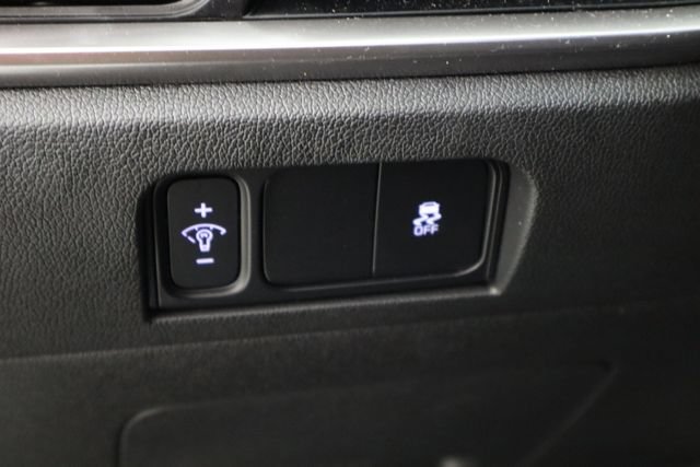 Certified 2025 Kia Sorento S w/ Panoramic Sunroof Package FWD image 23