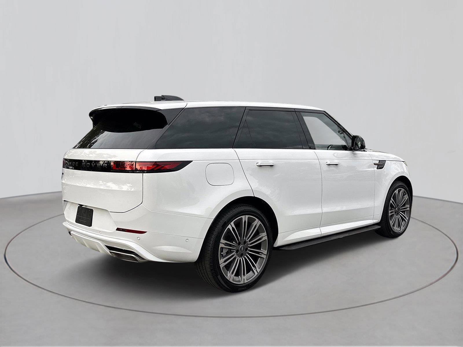 New 2025 Land Rover Range Rover Sport Dynamic SE image 4