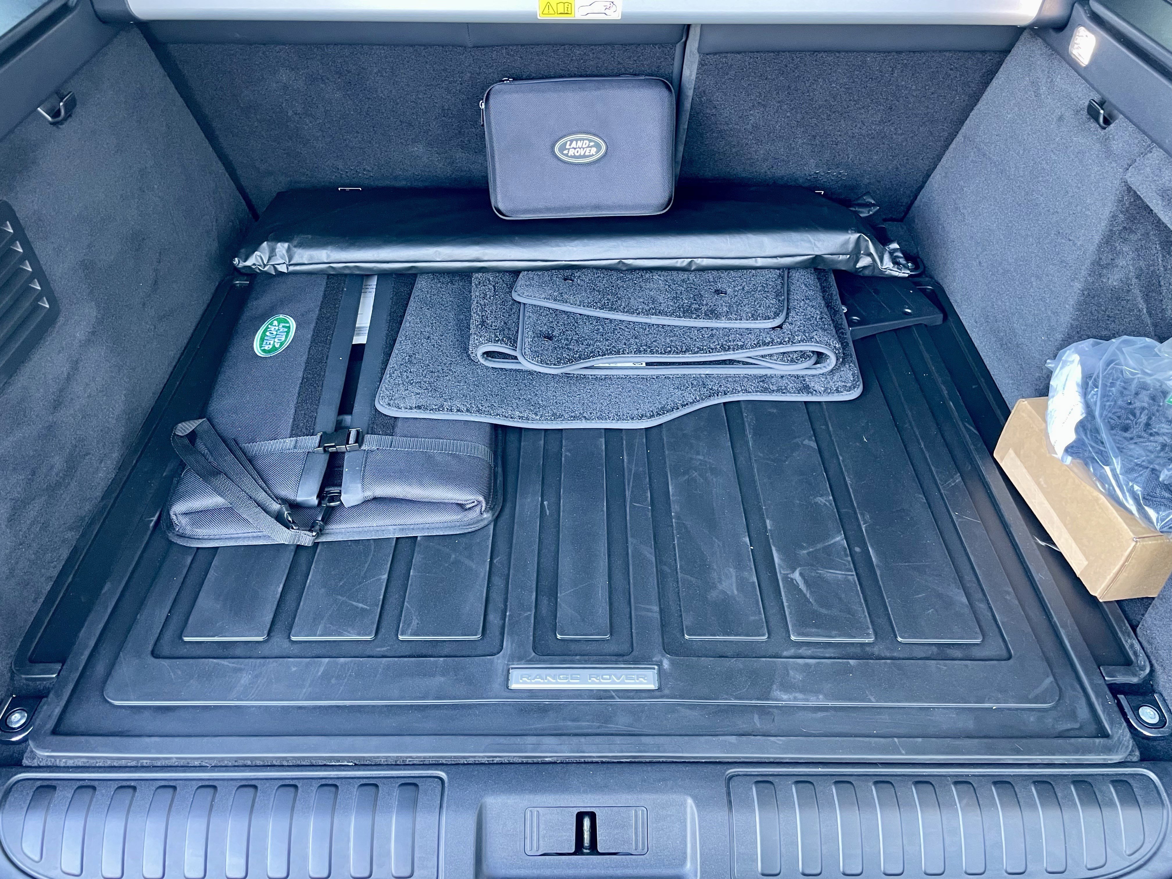 Used 2022 Land Rover Range Rover Sport SVR image 34