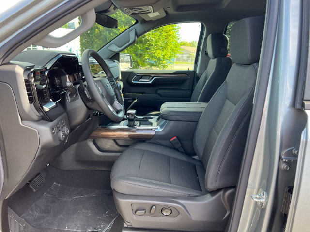 New 2026 Chevrolet Silverado 1500 RST w/ LPO, Dark Essentials Package AWD/4WD image 4