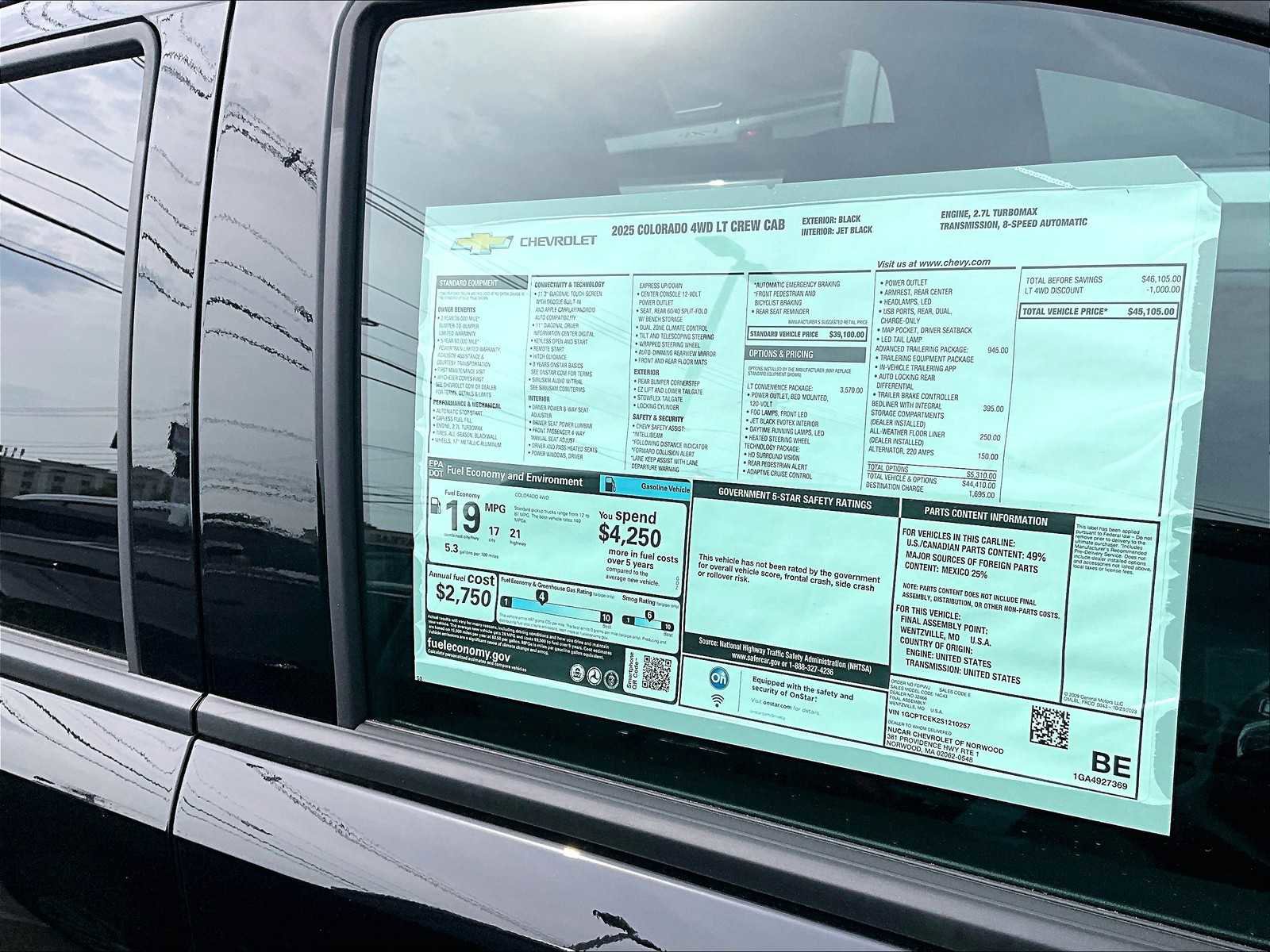 New 2025 Chevrolet Colorado LT w/ LT Convenience Package image 17