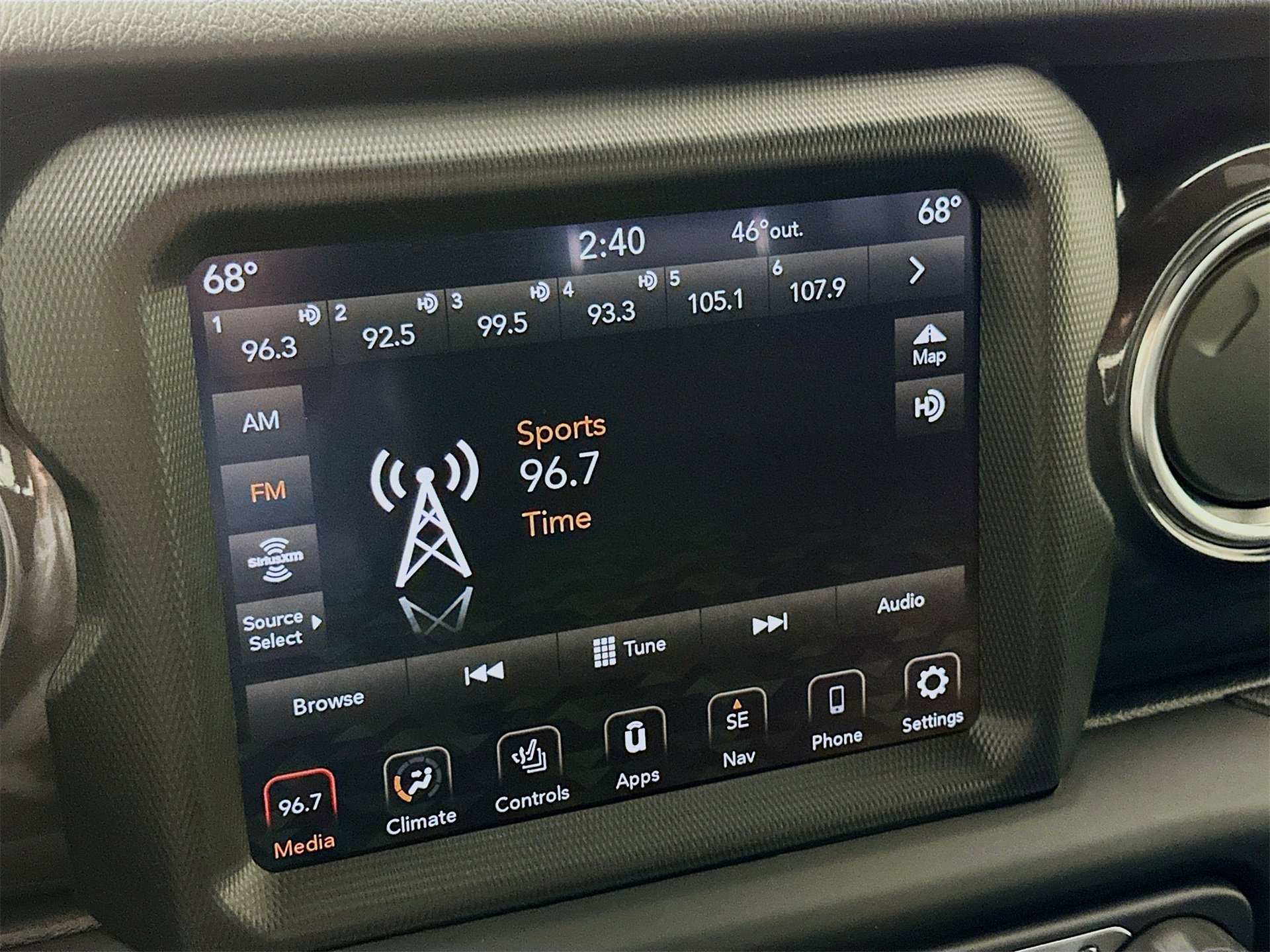 Used 2022 Jeep Wrangler Unlimited Rubicon w/ Trailer Tow Package image 16