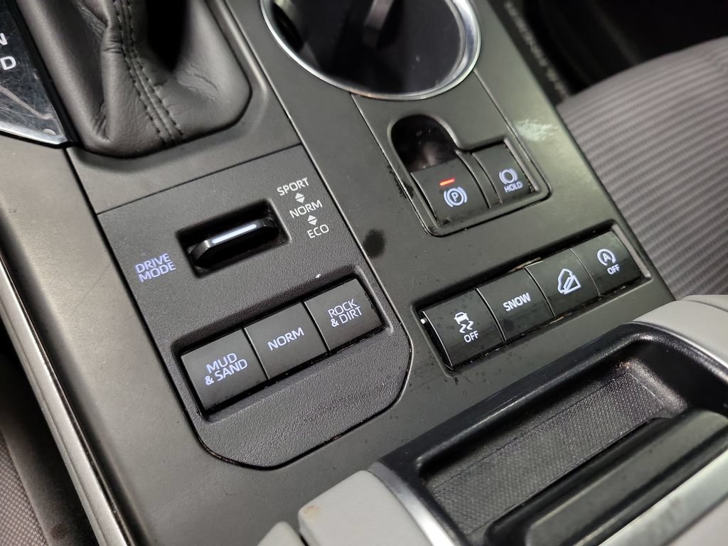 Used 2020 Toyota Highlander LE AWD/4WD image 15