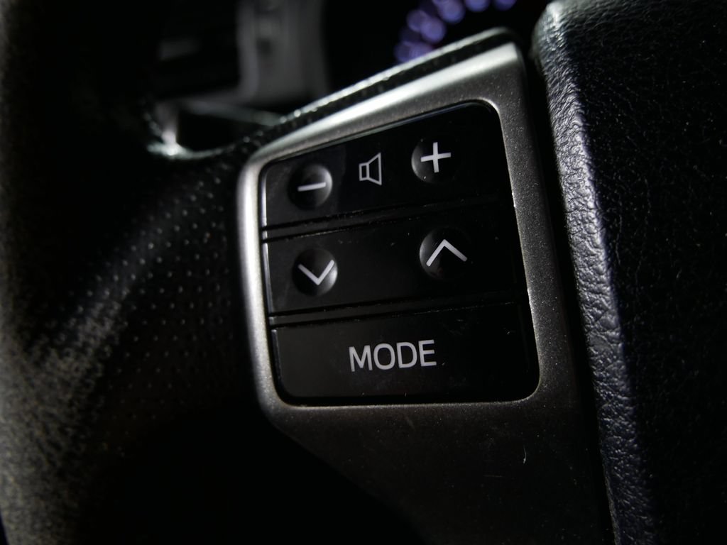 Used 2012 Toyota 4Runner Limited AWD/4WD image 17