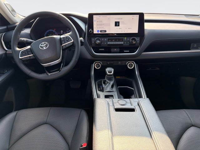 Used 2026 Toyota Grand Highlander FWD image 17