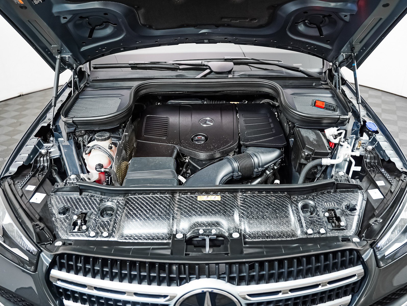 Certified 2025 Mercedes-Benz GLE 350 4MATIC image 4