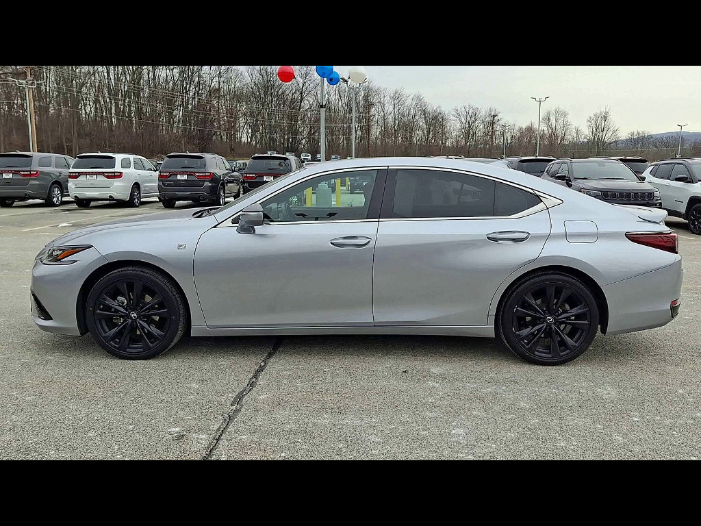 Used 2023 Lexus ES 300h F Sport image 5