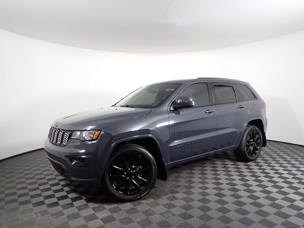 Used 2018 Jeep Grand Cherokee Altitude image 12